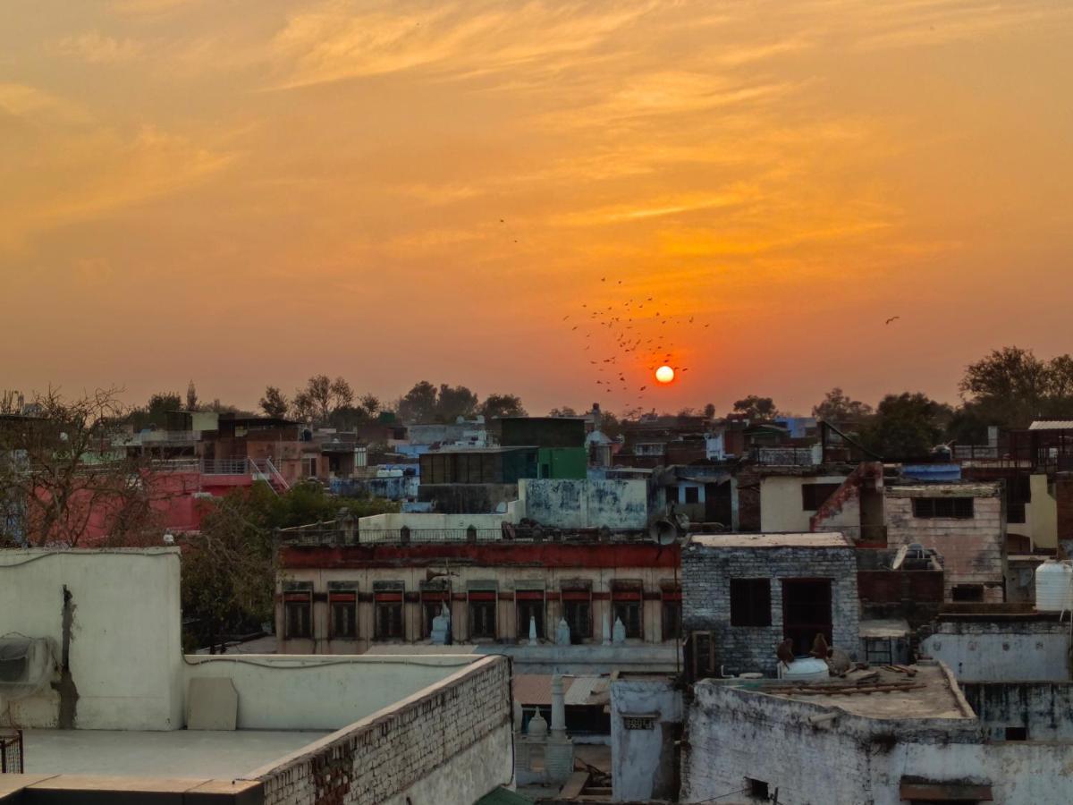 Hotel India Inn Walking Distance From Taj Mahal-- Rooftop Taj Mahal View آغْرا المظهر الخارجي الصورة
