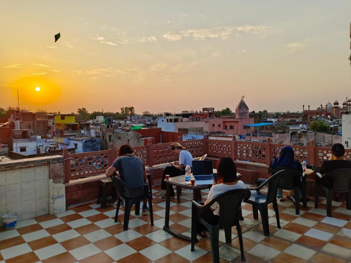 Hotel India Inn Walking Distance From Taj Mahal-- Rooftop Taj Mahal View آغْرا المظهر الخارجي الصورة