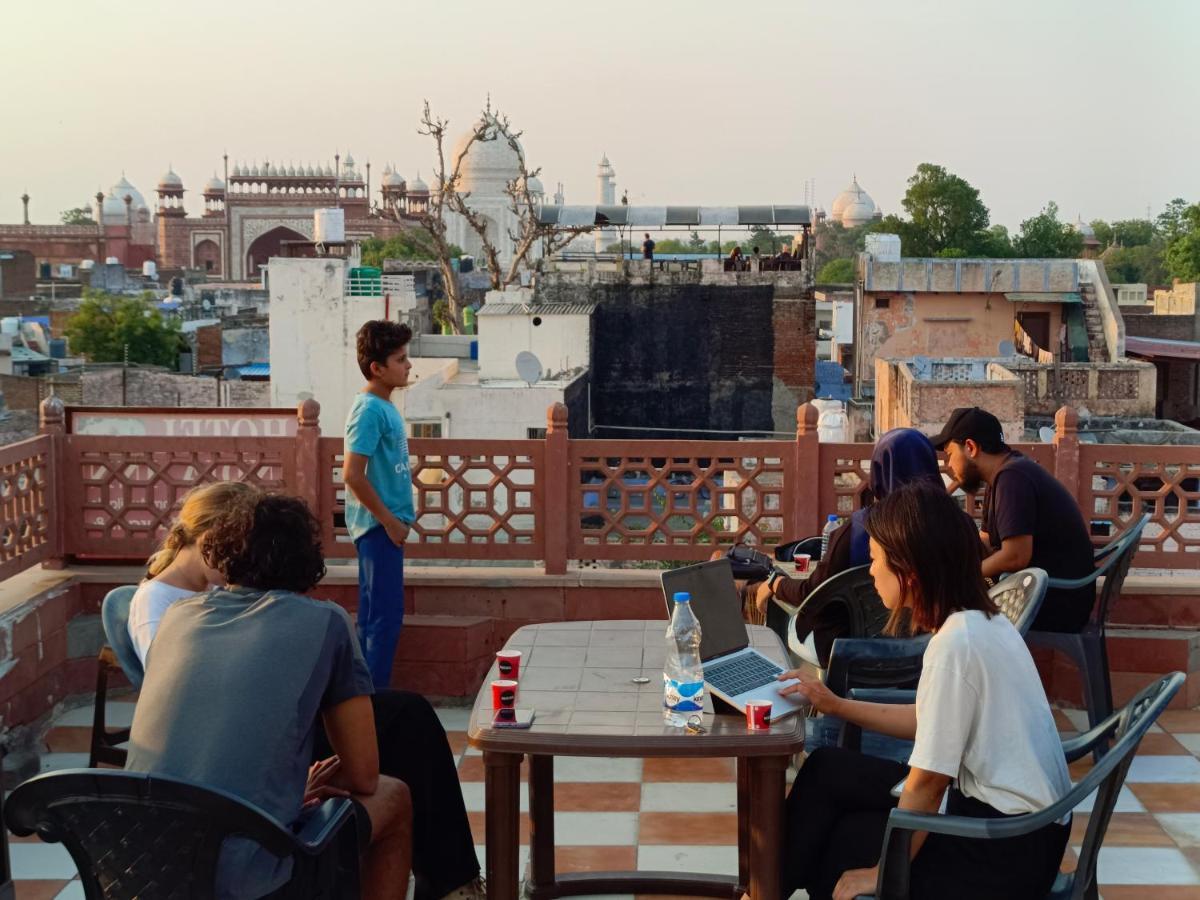 Hotel India Inn Walking Distance From Taj Mahal-- Rooftop Taj Mahal View آغْرا المظهر الخارجي الصورة