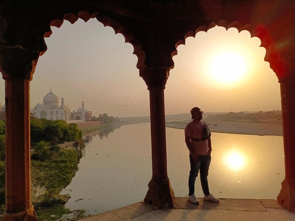Hotel India Inn Walking Distance From Taj Mahal-- Rooftop Taj Mahal View آغْرا المظهر الخارجي الصورة