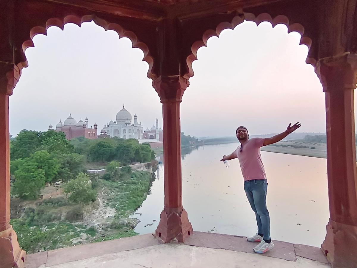 Hotel India Inn Walking Distance From Taj Mahal-- Rooftop Taj Mahal View آغْرا المظهر الخارجي الصورة