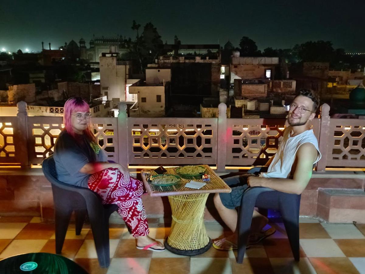 Hotel India Inn Walking Distance From Taj Mahal-- Rooftop Taj Mahal View آغْرا المظهر الخارجي الصورة