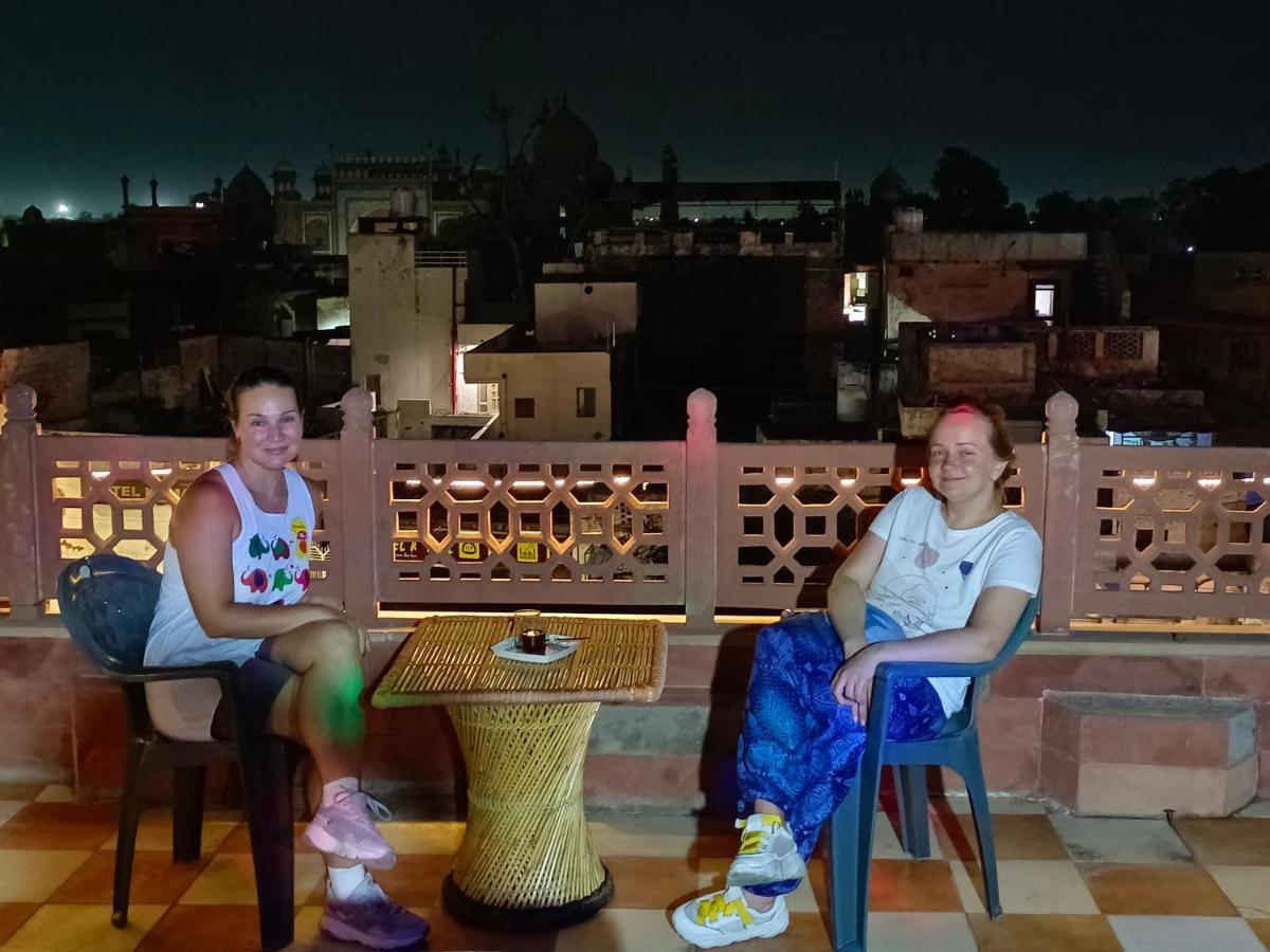 Hotel India Inn Walking Distance From Taj Mahal-- Rooftop Taj Mahal View آغْرا المظهر الخارجي الصورة