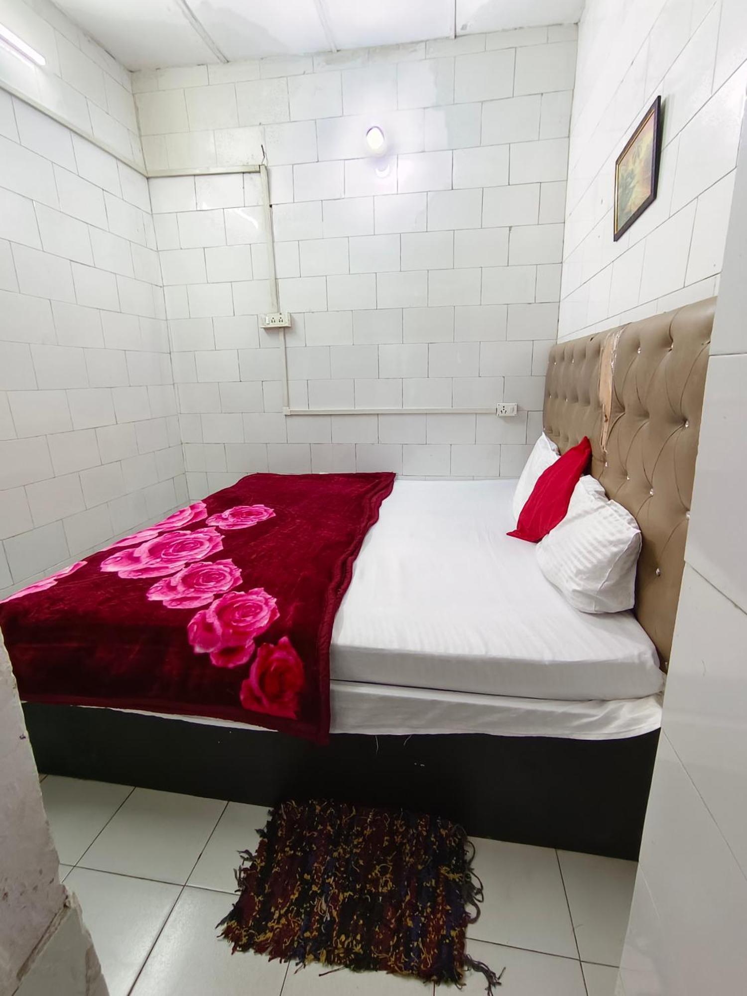 Hotel India Inn Walking Distance From Taj Mahal-- Rooftop Taj Mahal View آغْرا المظهر الخارجي الصورة