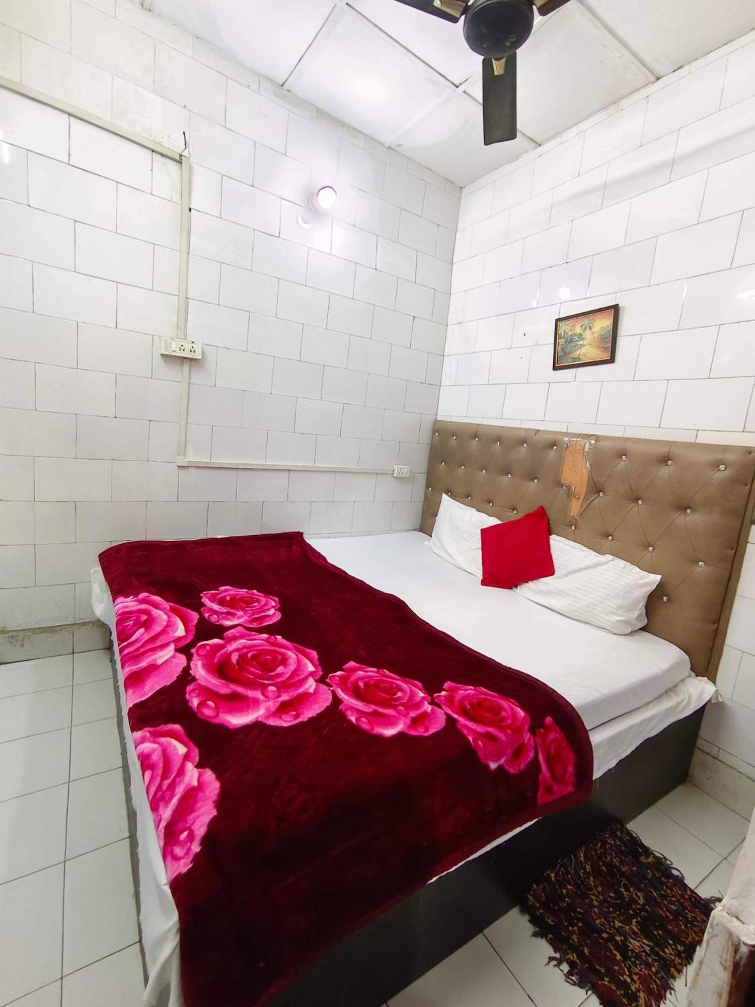 Hotel India Inn Walking Distance From Taj Mahal-- Rooftop Taj Mahal View آغْرا المظهر الخارجي الصورة