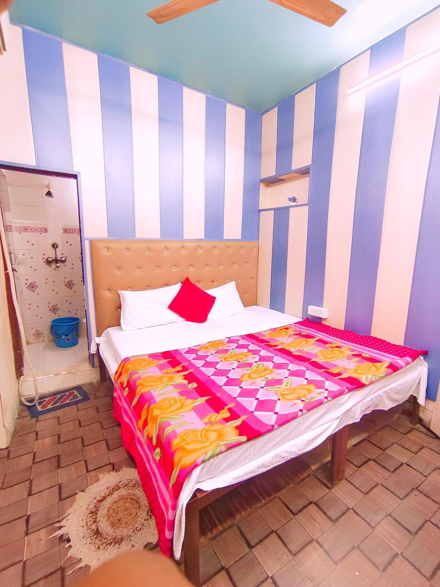 Hotel India Inn Walking Distance From Taj Mahal-- Rooftop Taj Mahal View آغْرا المظهر الخارجي الصورة