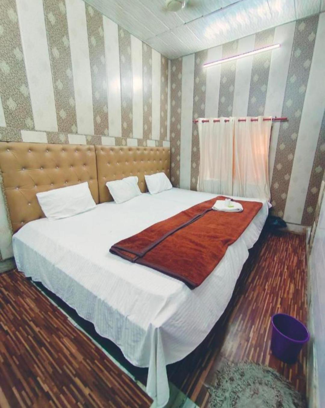 Hotel India Inn Walking Distance From Taj Mahal-- Rooftop Taj Mahal View آغْرا المظهر الخارجي الصورة