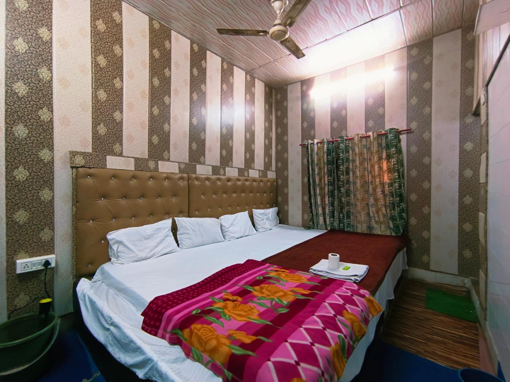 Hotel India Inn Walking Distance From Taj Mahal-- Rooftop Taj Mahal View آغْرا المظهر الخارجي الصورة