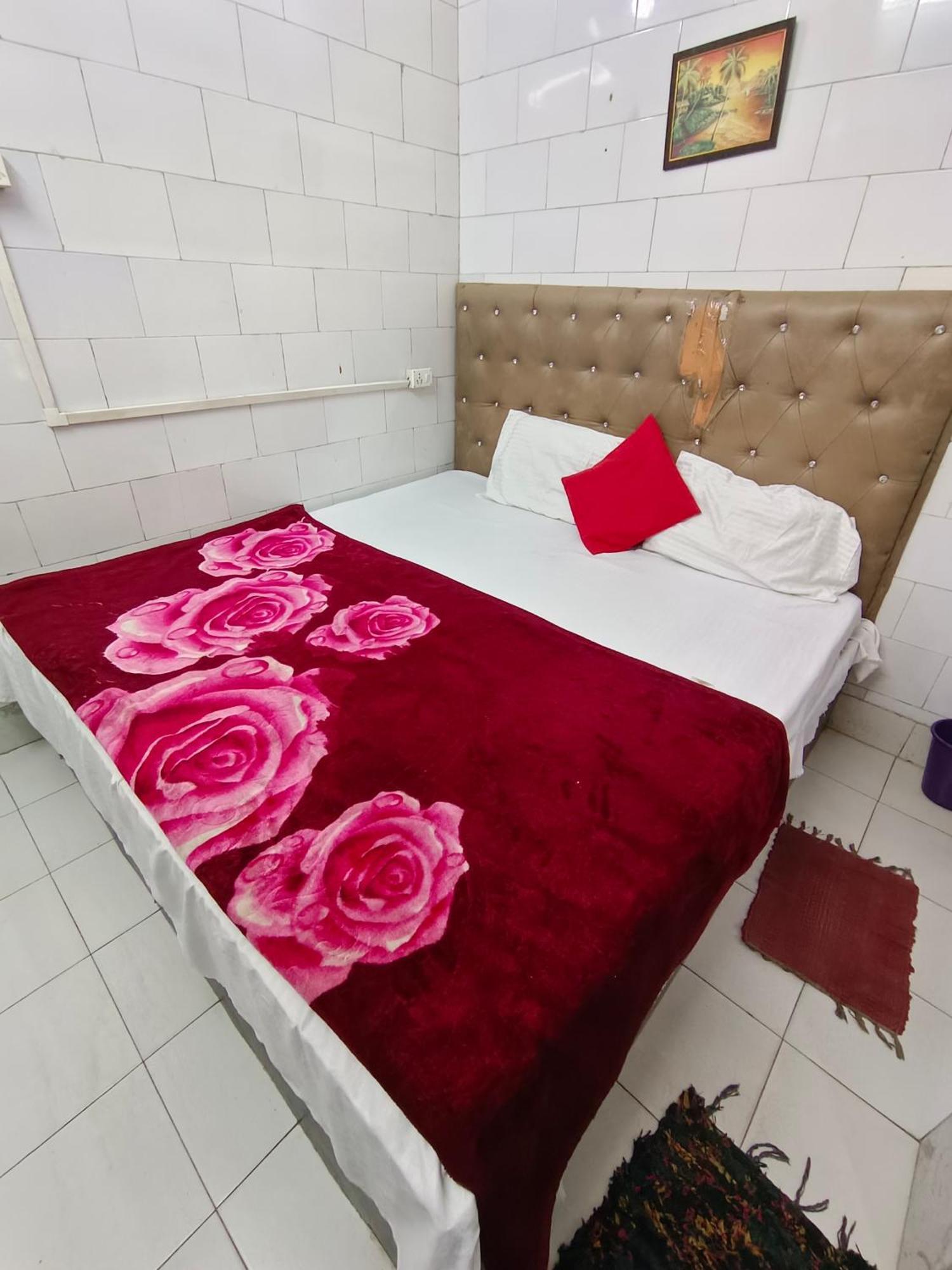 Hotel India Inn Walking Distance From Taj Mahal-- Rooftop Taj Mahal View آغْرا المظهر الخارجي الصورة