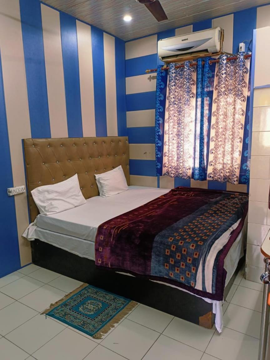 Hotel India Inn Walking Distance From Taj Mahal-- Rooftop Taj Mahal View آغْرا المظهر الخارجي الصورة