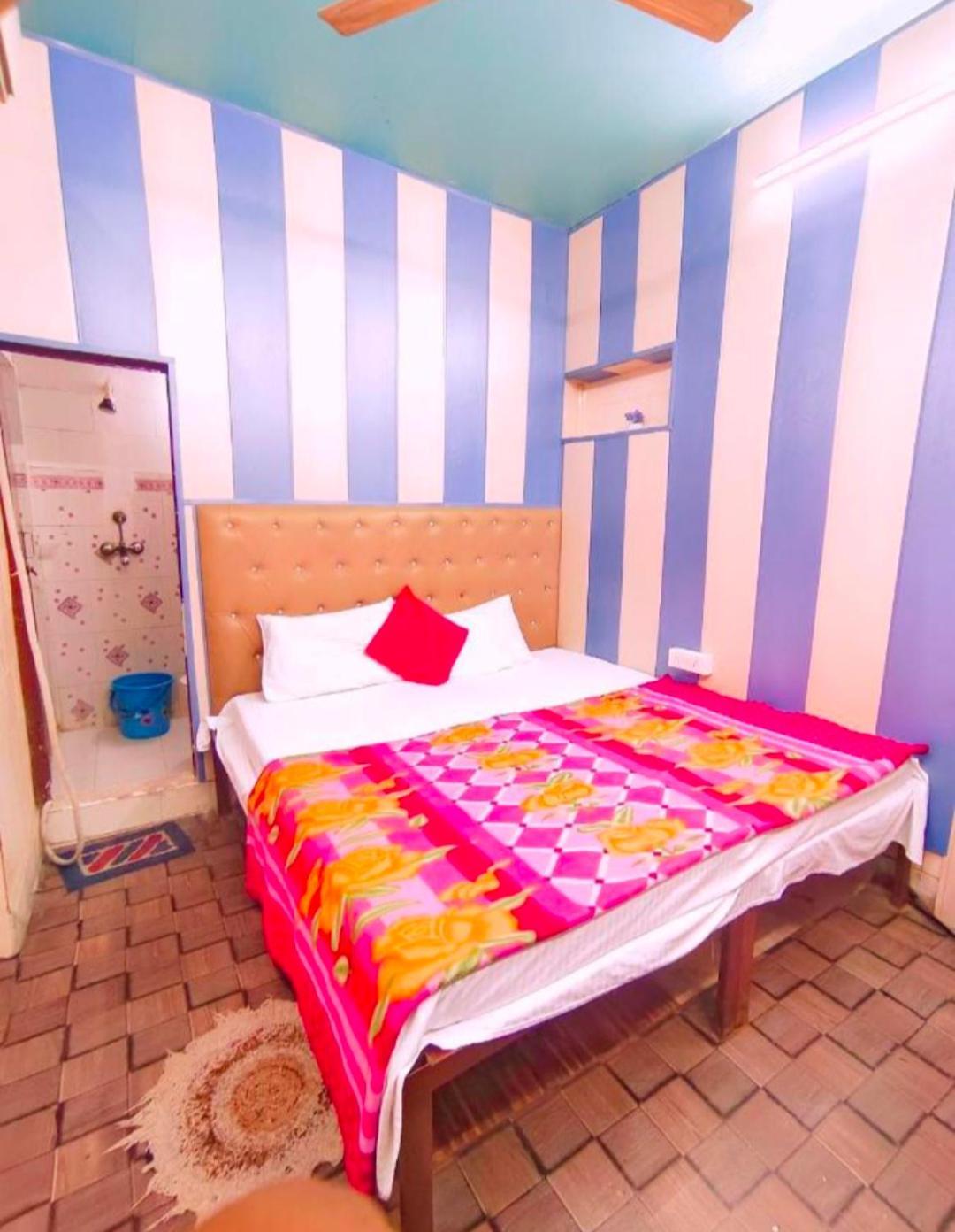 Hotel India Inn Walking Distance From Taj Mahal-- Rooftop Taj Mahal View آغْرا المظهر الخارجي الصورة